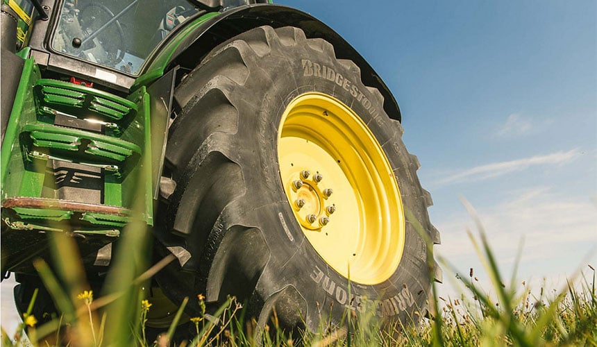 Opona Bridgestone VX-R TRACTOR cechuje się zoptymalizowaną synchronizacją