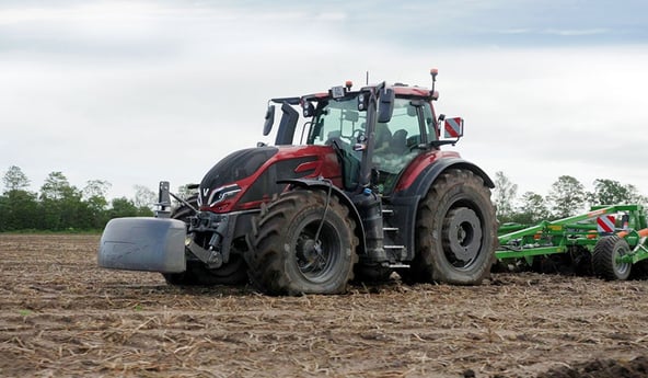 W jaki sposób ciśnienie w oponach rolniczych wpływa na wydajność twojej pracy