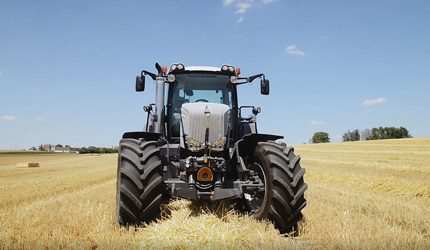 Opona rolnicza VF VT-TRACTOR doskonale nadaje się do dużych upraw polowych