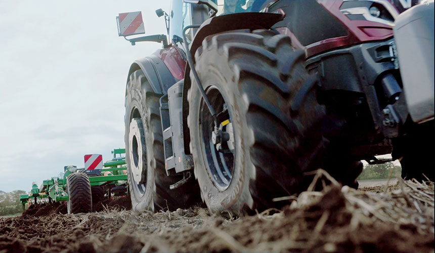 Niskociśnieniowe opony VF VT-TRACTOR do prac wykonywanych po żniwach