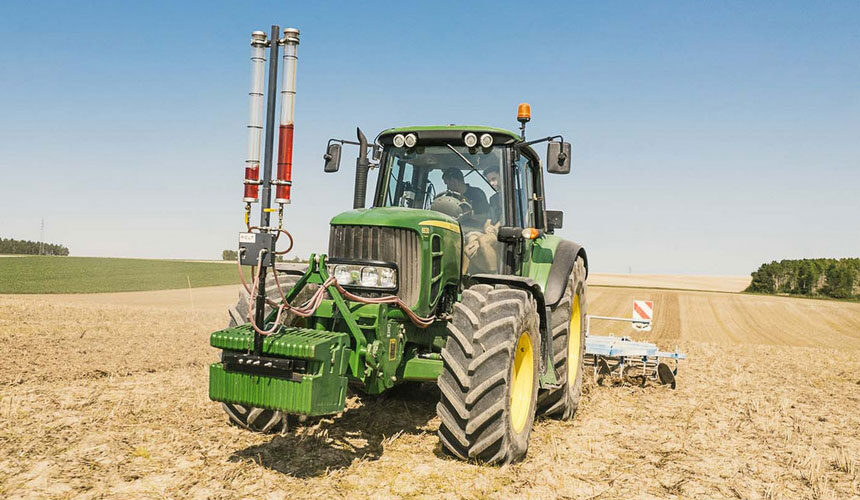 Kontrola zużycia paliwa przez VX-R TRACTOR podczas pracy