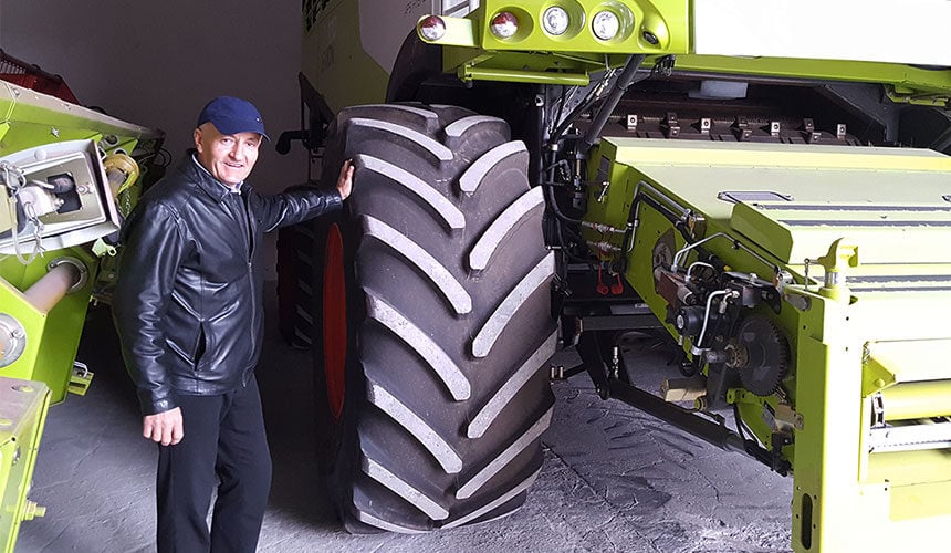 Kombajn Claas wyposażony w opony VT-Combine