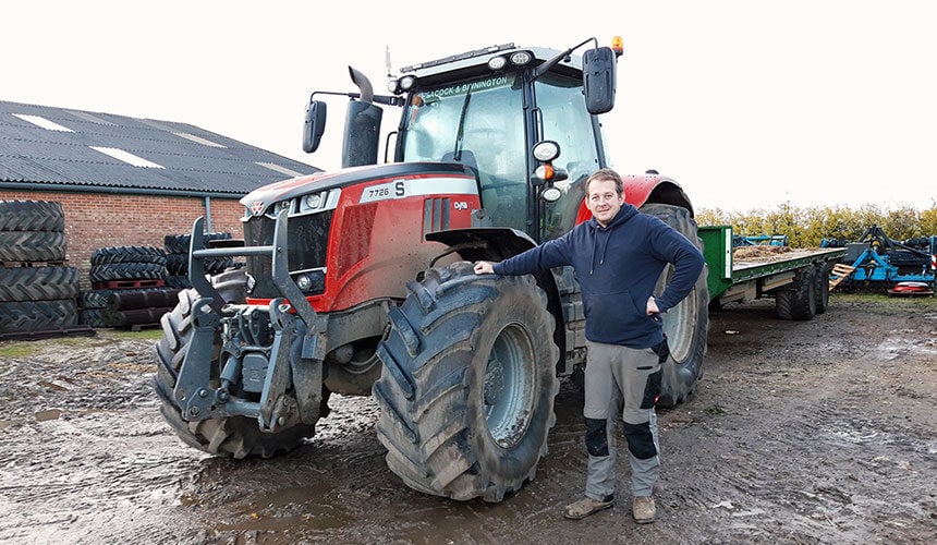 Ciągnik Massey Fergusson 7726 S wyposażony w opony VX-TRACTOR