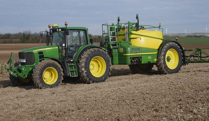 John Deere 6630 wyposażonego w opony VX-R TRACTOR